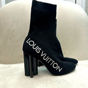 Louis Vuitton Pumps, Black, 39
